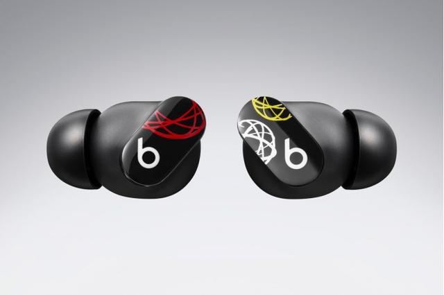 Beats Studio Buds真无线耳机迎来Futura原子涂鸦特别款