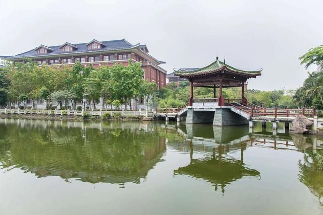 南方医科大学2022年高考全国各省份录取最低分数及最低位次