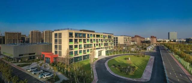 潍坊文华学校高中部执行校长王在福：赋能未来，我们一路同行