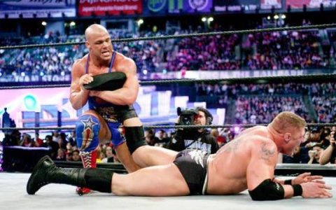 关于WWE选手的最新资讯和趣闻
