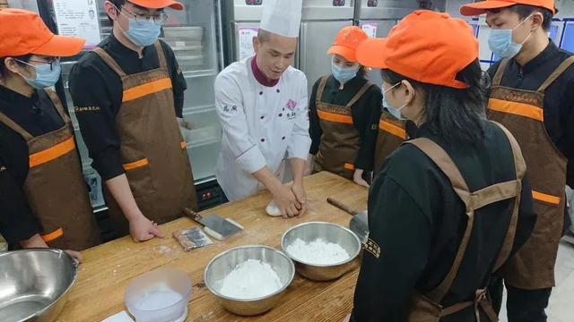 考上这14所省示范性高职院校之一，毕业后还愁找不到工作吗？