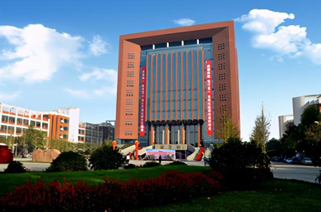 美翻了！大学之大，在大师，也在图书馆。河南高校图书馆大比拼