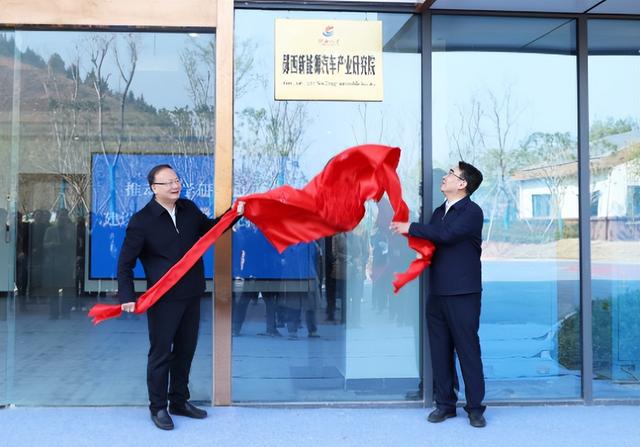 最新！中央部委下发通知：湖北一高校获批建设“新学院”！