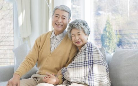 怎么样的人算素质高，60岁以上的老人做什么运动比较好