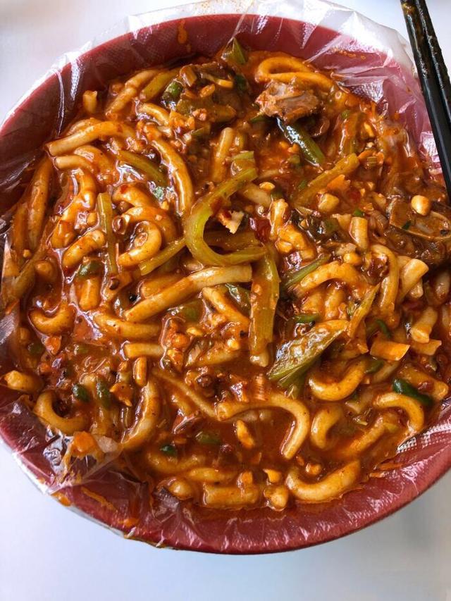 乌鲁木齐米粉合辑丨我好想你，爆辣鸡肉炒米粉
