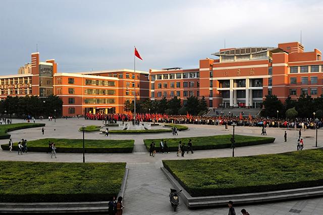 美翻了！大学之大，在大师，也在图书馆。河南高校图书馆大比拼