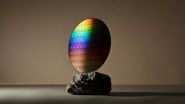 让手机待机一周、性能升两倍，IBM联合三星提出革命性新芯片架构