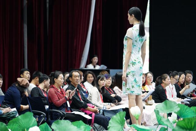 古韵悠扬 回味绵长 忆花寻服饰三花齐放