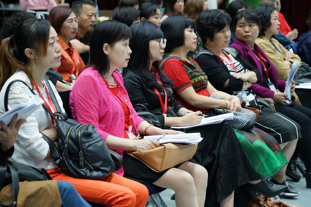 古韵悠扬 回味绵长 忆花寻服饰三花齐放