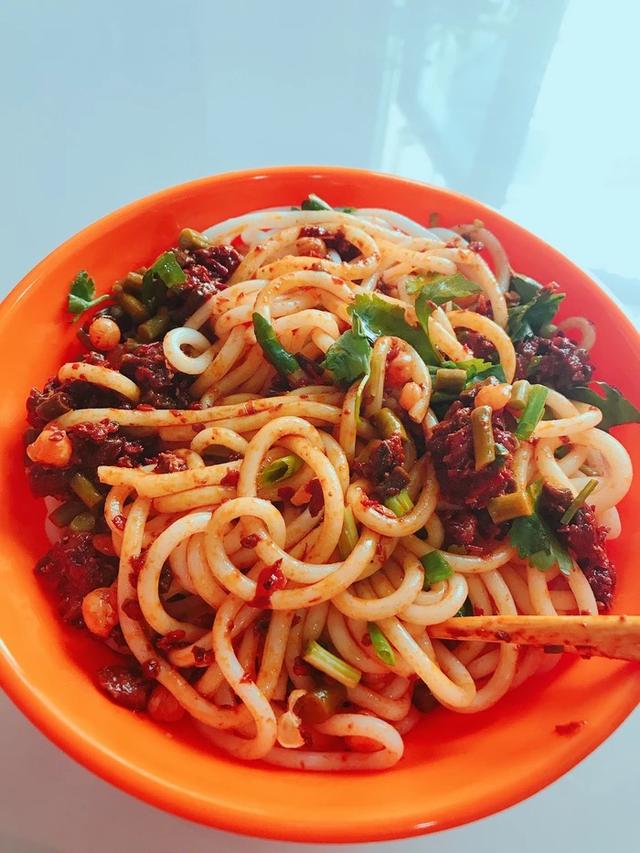 乌鲁木齐米粉合辑丨我好想你，爆辣鸡肉炒米粉