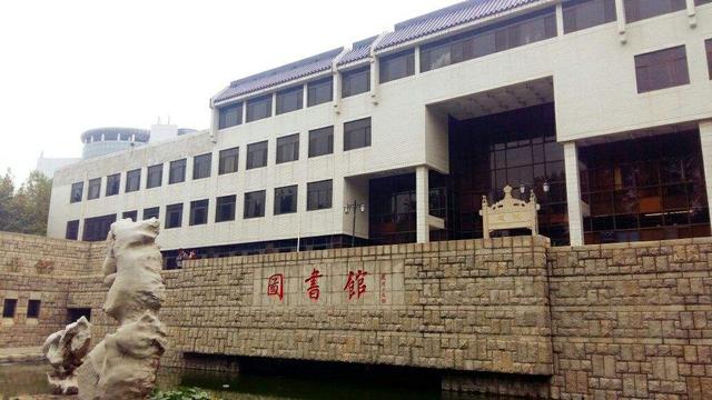 数学系超过北大清华，曲阜师范大学究竟是个什么模样