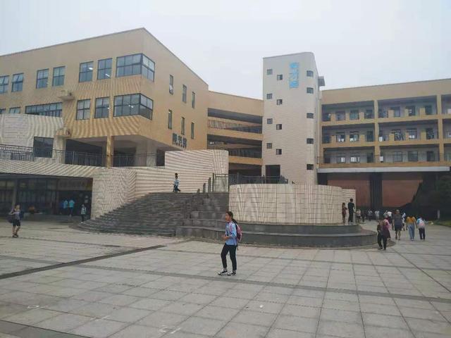 美丽的新邵思源实验学校