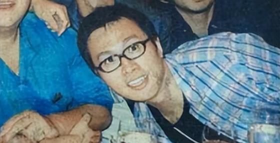 华语喜剧新冠军横空出世，当了十年票房毒药，终于和周星驰打平手