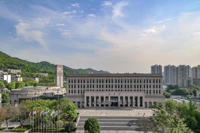 2022重庆工商大学转专业：两轮计划1668人，三大学院转入率超25%