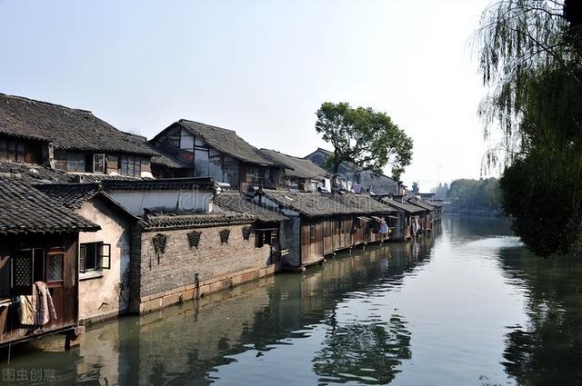 嘉兴跟苏州一样，距离上海很近，为什么经济却不如苏州如此强大？