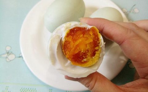 怎么样做咸鸭蛋，家庭腌咸鸭蛋的土方法视频