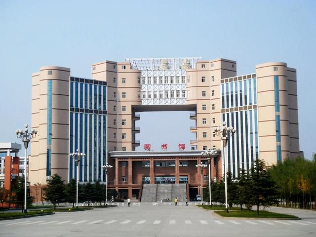 美翻了！大学之大，在大师，也在图书馆。河南高校图书馆大比拼