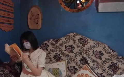 农村女怎么样变白，女孩子要怎样做才能做到不化妆都漂亮呢