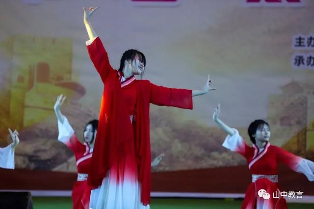 拔山中学举行庆祝建党101周年暨第四届京剧艺术节