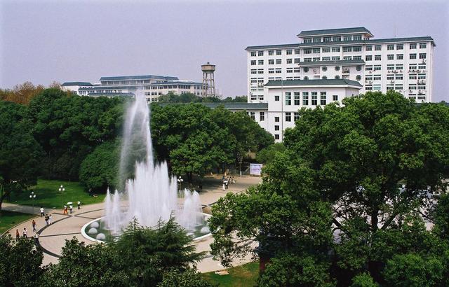 华中师范大学与东北师范大学对比