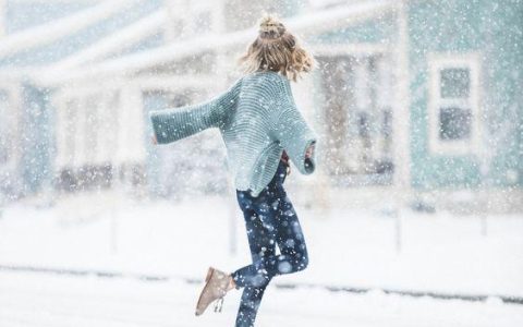 指尖精灵怎么样，雪花美甲视频