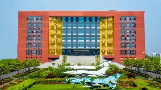 美翻了！大学之大，在大师，也在图书馆。河南高校图书馆大比拼