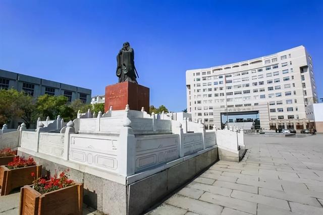 数学系超过北大清华，曲阜师范大学究竟是个什么模样