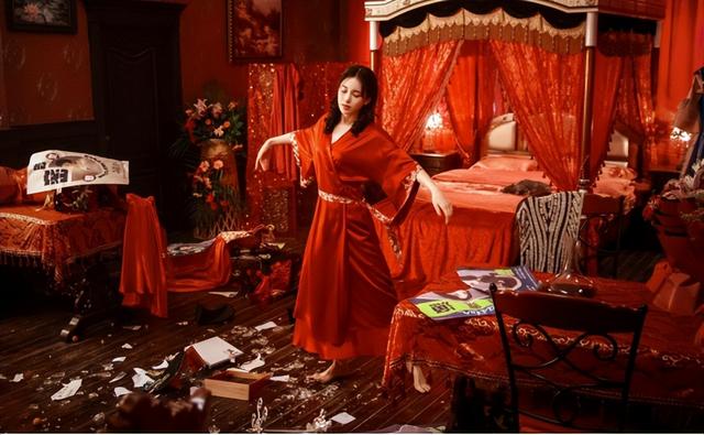 拿捏高段位茶艺大师的反差精髓，赵樱子的颜值和演技撑起来了