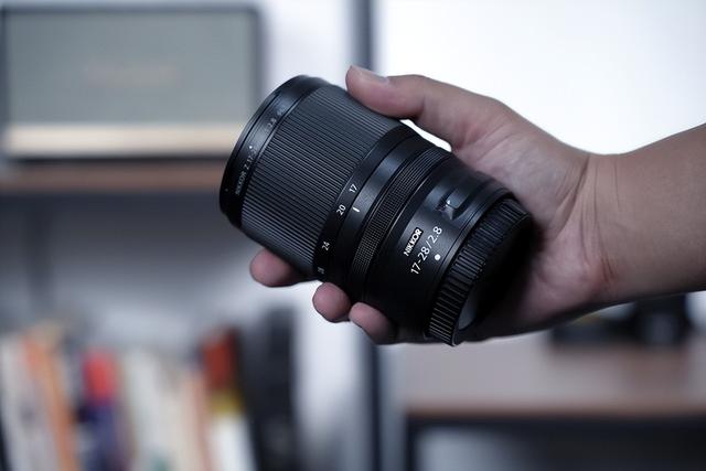 尼康Z 17-28mm F2.8评测：轻量化大光圈超广角镜头