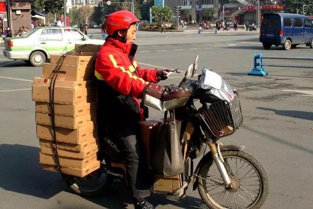 快递员将分为5个**，2019快递职业调查报告出炉｜一周大事