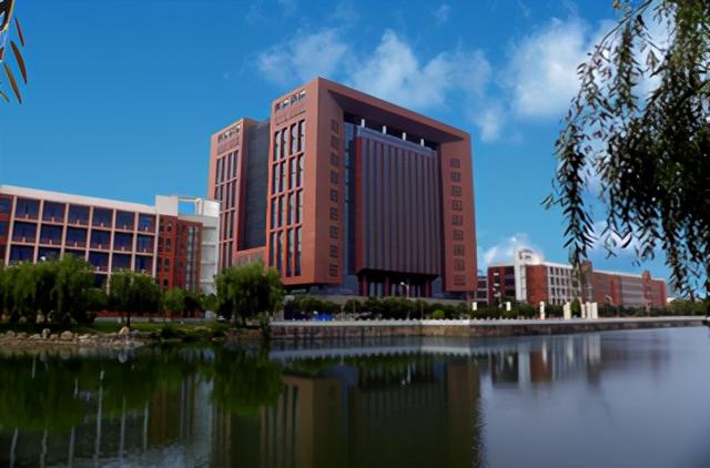 美翻了！大学之大，在大师，也在图书馆。河南高校图书馆大比拼