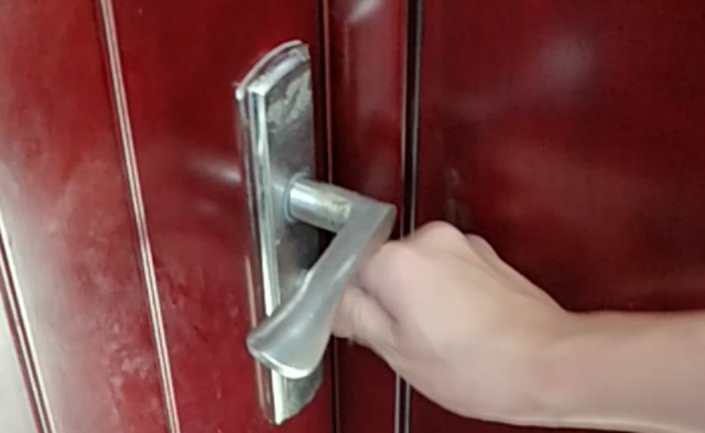 11岁女孩被14岁男孩录“黄色视频”，施暴者却因年纪小被无罪释放