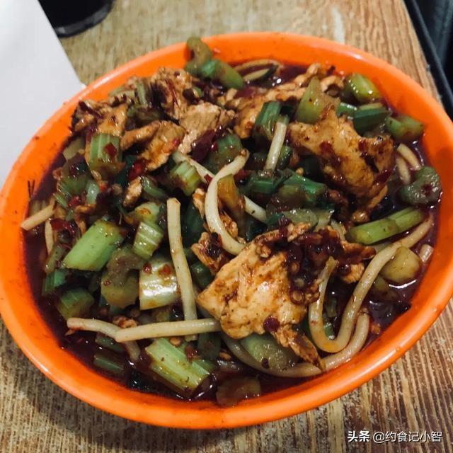 乌鲁木齐米粉合辑丨我好想你，爆辣鸡肉炒米粉