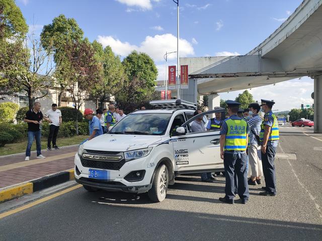 全国文明城市整改进行时·记者回访｜贵阳市多部门联动整治“黑车”乱象