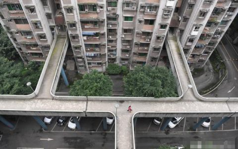 重庆魔性建筑再现 启示当代建筑新可能