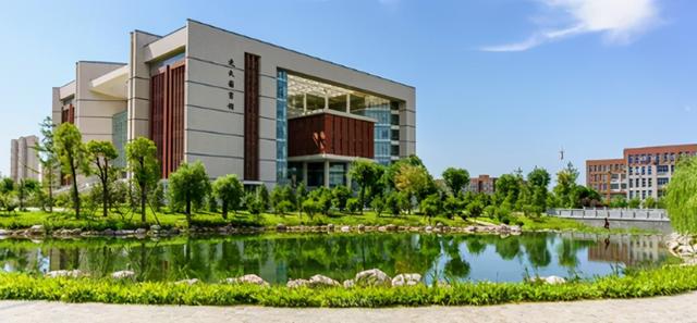 美翻了！大学之大，在大师，也在图书馆。河南高校图书馆大比拼
