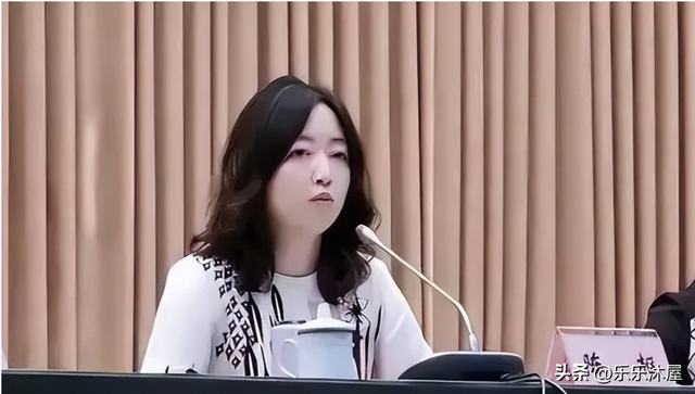 太乱了，河南周副书记与多名女性发生关系，陈区长的事儿更过分
