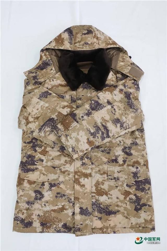 西藏军区换装新型边防巡逻服“速干内衣+羽绒内胆”无惧严寒