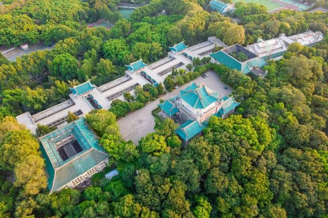 这类专业平均年薪近50万！武汉大学“宝藏”学院：院士坐镇，实力一流！