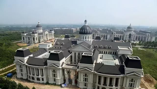 美翻了！大学之大，在大师，也在图书馆。河南高校图书馆大比拼
