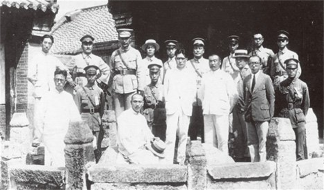 从蒋家太子到情报头子，蒋经国如何斗法毛人凤，掌控国民党大权？
