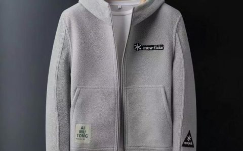 啊哇尼皮衣质量怎么样，阿玛尼皮毛一体女大衣