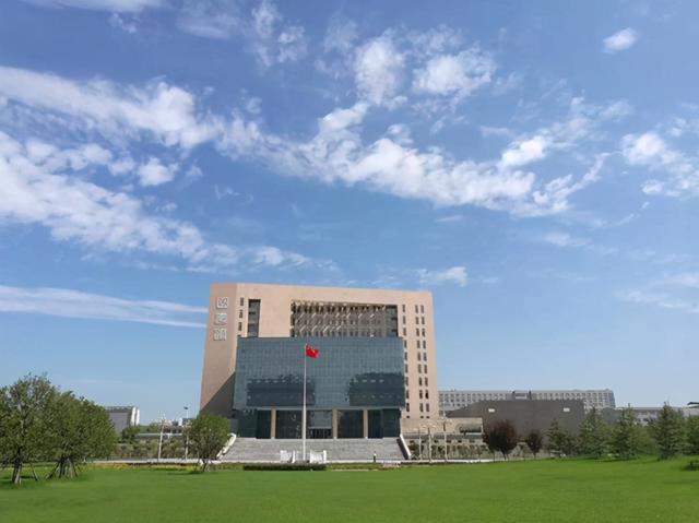 美翻了！大学之大，在大师，也在图书馆。河南高校图书馆大比拼