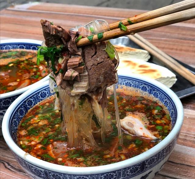 来西安别再说回民街没有美食！去对这些地方才能吃到地道西安美食