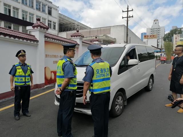 全国文明城市整改进行时·记者回访｜贵阳市多部门联动整治“黑车”乱象
