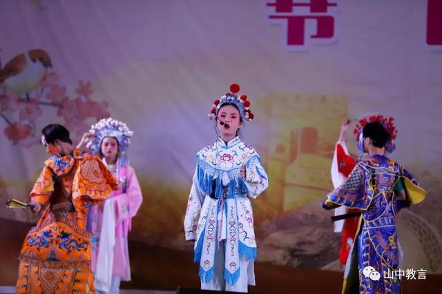拔山中学举行庆祝建党101周年暨第四届京剧艺术节