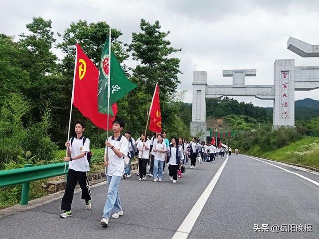 毅行、美食、游戏…平江县南江中学师生“花式”解压