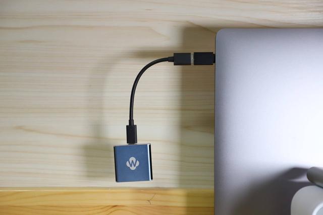 体积小，顺序读写1000mb/s佰微移动SSD上手