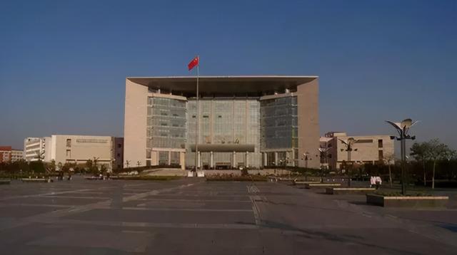 美翻了！大学之大，在大师，也在图书馆。河南高校图书馆大比拼