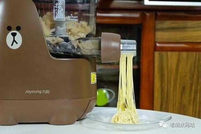 自己动手做面条，何必去外面买，九阳面条机满足你